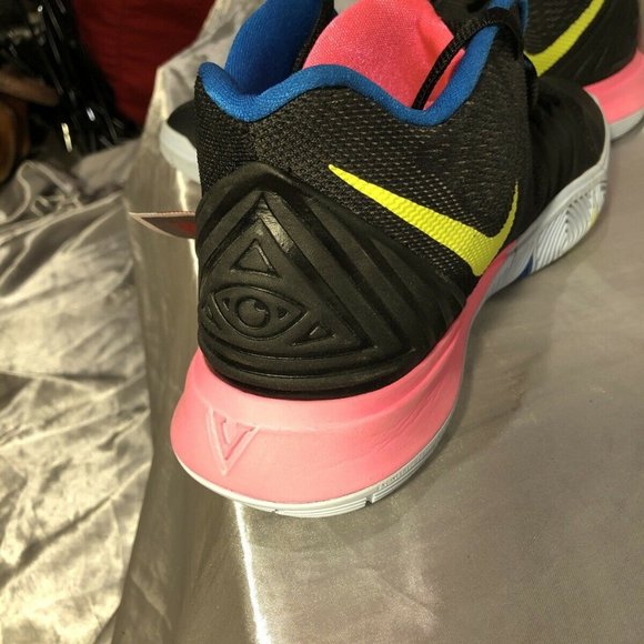 Kyrie 5 Just Do It - Size 12- Crisp and Clean main image 8